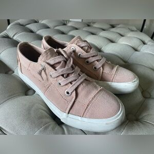 Blowfish Low-Top Canvas Slip-On Sneakers in Blush Pink